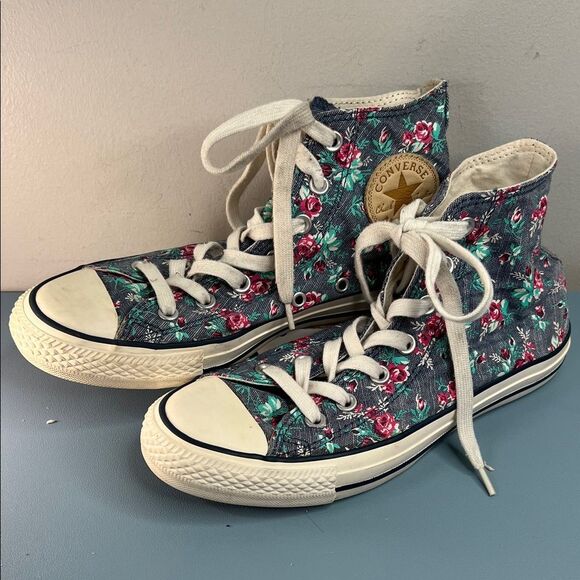 Converse Shoes - Converse Floral High-Tops in Blue and White Floral W8